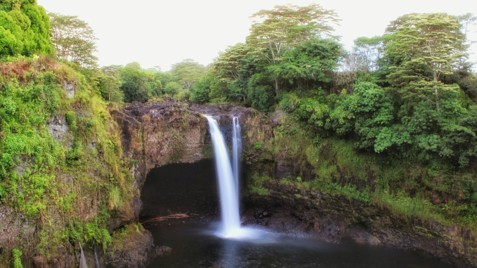 Rainbow Falls waterfall on the Big Island of Hawaii
